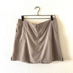 XL White Sierra Trail Skort